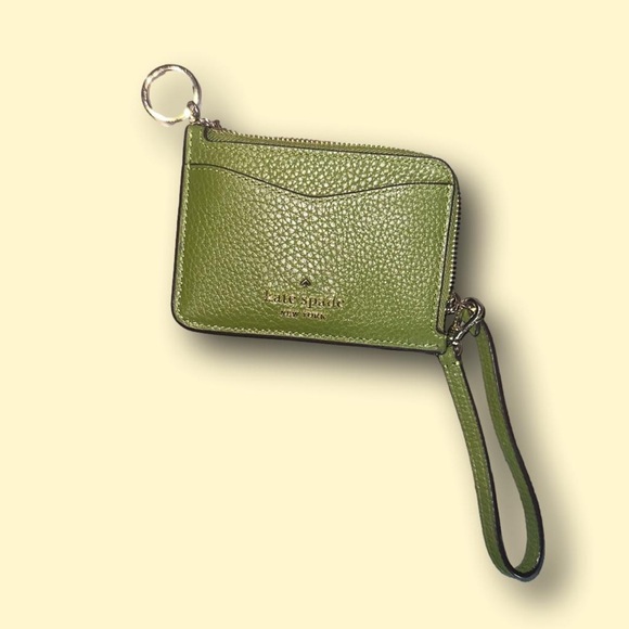 kate spade Handbags - NWOT Kate Spade New York Leila Small Card Holder Wristlet